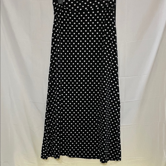Chic Black and White Polka Dot A-Line Skirt - Picture 1 of 3